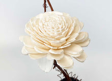 Load image into Gallery viewer, Redheart Dry Bud Vase