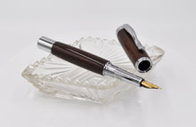 Load image into Gallery viewer, "Charles" Retro Fountain Pen