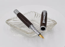Load image into Gallery viewer, "Charles" Retro Fountain Pen