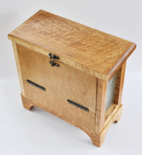 Load image into Gallery viewer, Hummingbird Box Lantern