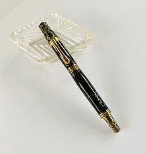 Load image into Gallery viewer, Victorian Fountain Pen
