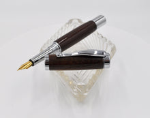 Load image into Gallery viewer, &quot;Charles&quot; Retro Fountain Pen
